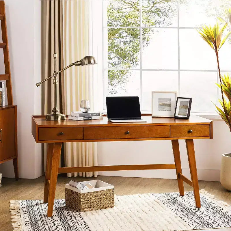 Scrivania con prese integrate