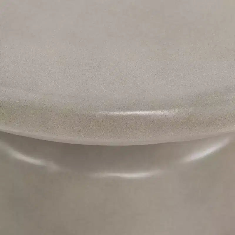 Tavolino decorativo in cemento grigio